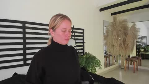 Stefanny   online show from 02.18.25