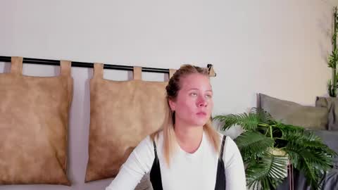 Stefanny   online show from 02.23.25
