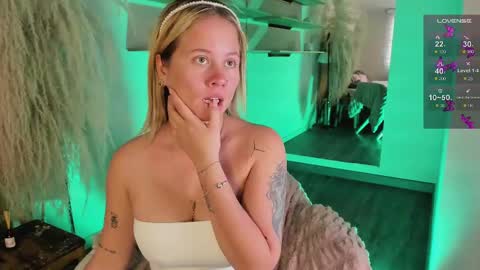 Stefanny   online show from 02.27.25