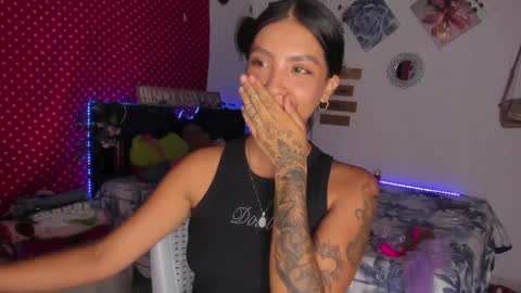 Im MiaIts my first day here  online show from 01.10.25