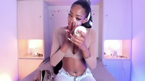 stefannyevans_ online show from 05.20.26
