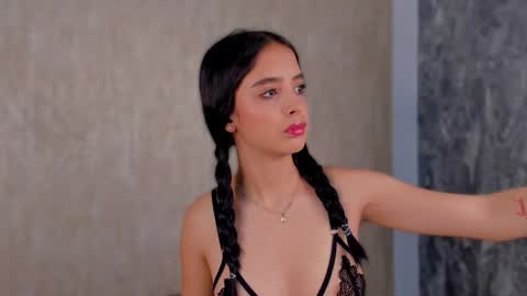 stefanyrousse online show from 09.26.25