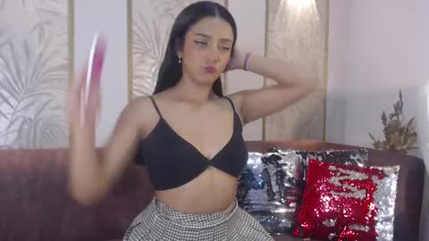 Snapshot of steff_gh chatting on 03.08.25 Steff online show from 03.08.25