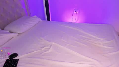 steffany_lopez_ online show from 12.20.24