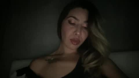 Snapshot of stefy_glow chatting on 10.17.25 stefy_glow online show from 10.17.25