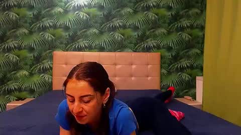 Snapshot of stella_john chatting on 02.12.25 Stella John online show from 02.12.25