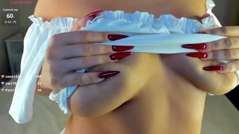 Snapshot of stella_leee chatting on 04.07.26 Stella Leee online show from 04.07.26