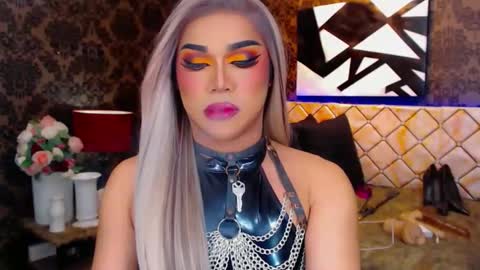 CALL ME STELLA online show from 01.09.25