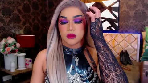 CALL ME STELLA online show from 01.10.25