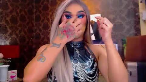 CALL ME STELLA online show from 02.03.25