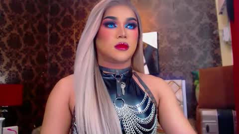 CALL ME STELLA online show from 02.04.25