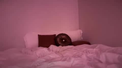 Snapshot of stellapearl chatting on 09.25.25 stellapearl online show from 09.25.25