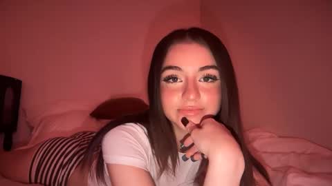 Snapshot of stellapearl chatting on 10.07.25 stellapearl online show from 10.07.25