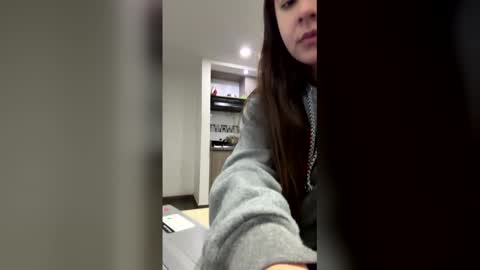 Emma online show from 12.21.25