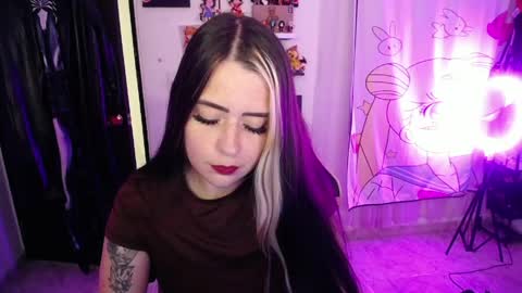 Snapshot of stephani_rousso chatting on 05.10.26 joha cosmo online show from 05.10.26
