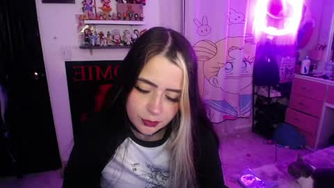 Snapshot of stephani_rousso chatting on 05.16.26 joha cosmo online show from 05.16.26