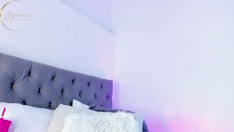 Stephania  online show from 01.09.25