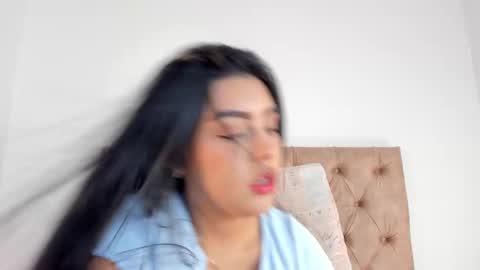 Stephania  online show from 09.18.25