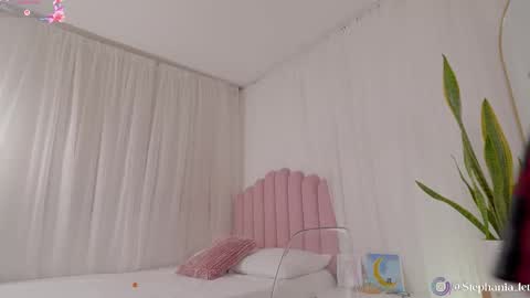 stephania_let online show from 11.24.25