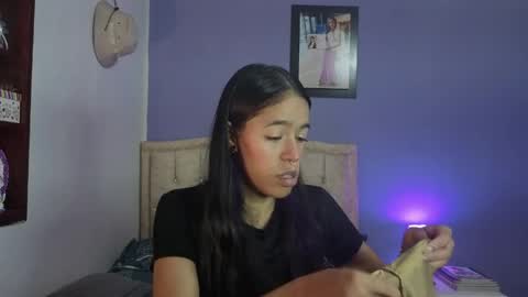 Stephania online show from 04.17.26