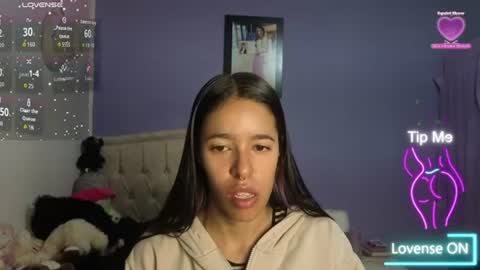 Snapshot of stephania_t chatting on 07.16.26 Stephania online show from 07.16.26