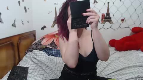 Stephanie   online show from 03.04.25