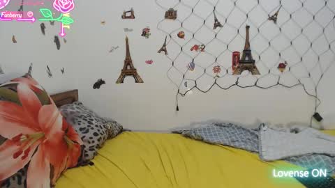 Stephanie   online show from 09.22.25