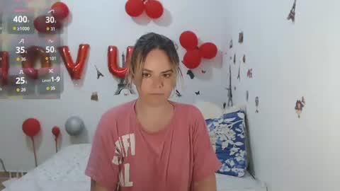 Snapshot of stephaniewild chatting on 06.30.26 Stephanie online show from 06.30.26