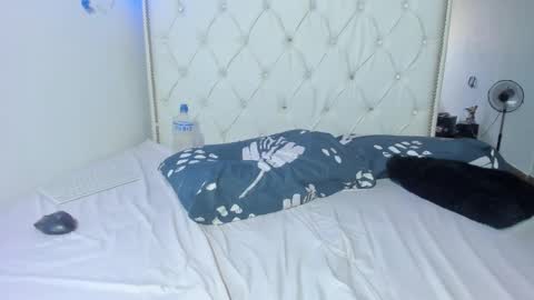 Snapshot of stephany_doll_ chatting on 09.19.25 Anny online show from 09.19.25
