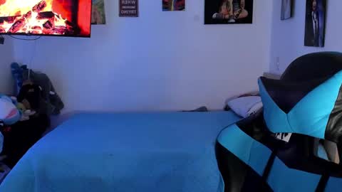 Stephany  independient model  online show from 02.17.25