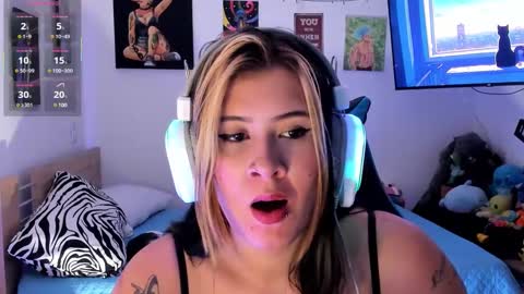 Stephany  independient model  online show from 02.21.25