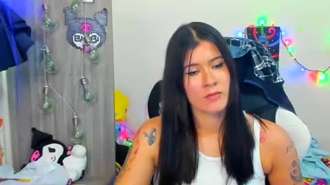 Stephany  independient model  online show from 10.17.25