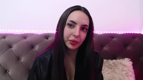 StepMommy19 online show from 02.19.25