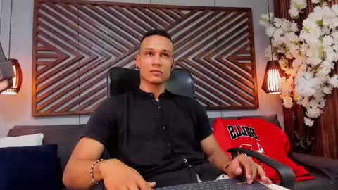 Snapshot of sterling_magnus chatting on 02.05.26 online show from 02.05.26