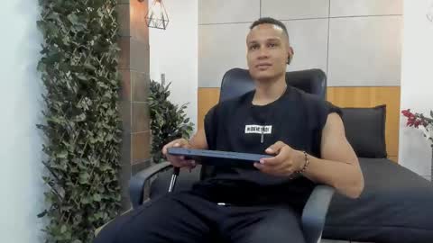 Snapshot of sterling_magnus chatting on 02.20.26 online show from 02.20.26