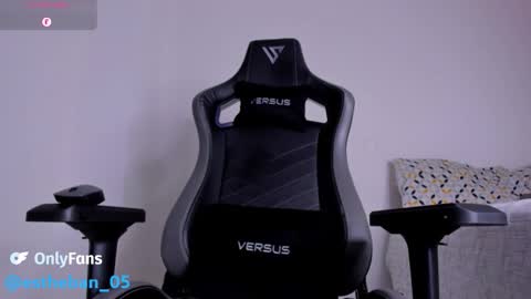 Snapshot of steven_smith05 chatting on 09.20.25 Esteban online show from 09.20.25