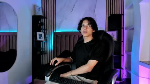 Snapshot of sthepanodimonaco chatting on 06.07.26 Sthepano online show from 06.07.26