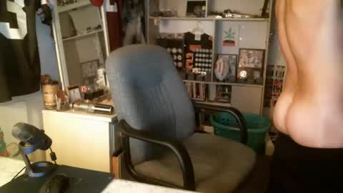 Snapshot of stickey4areason chatting on 12.24.24 stickey online show from 12.24.24