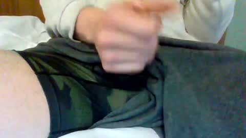 Snapshot of stickylittletoes chatting on 04.20.26 Wakeandbaked online show from 04.20.26