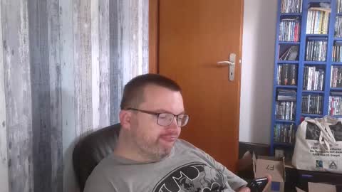 Snapshot of still_alive1985 chatting on 09.09.25 Oliver online show from 09.09.25