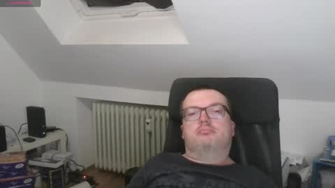 Oliver online show from 04.15.26