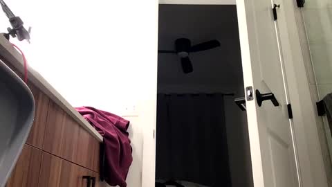 stlhotwifeguy online show from 12.28.24