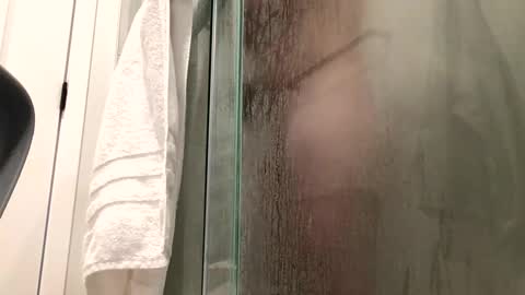 stlhotwifeguy online show from 12.31.24