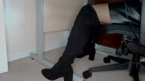 stockings_stockings online show from 03.05.26