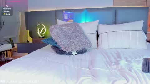 Stone Lee  online show from 01.06.25