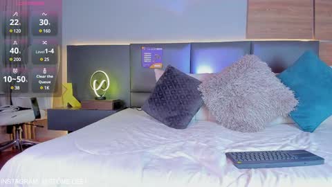 Stone Lee  online show from 01.12.25