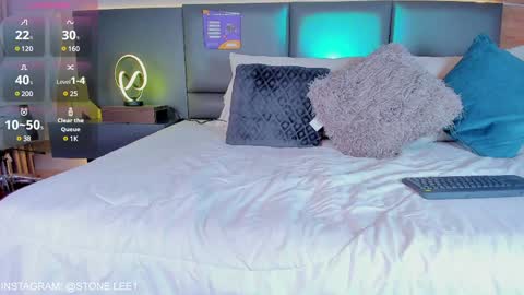 Stone Lee  online show from 01.15.25