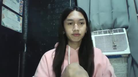 Snapshot of stonehard_sophia chatting on 12.27.24 Cute Sophia online show from 12.27.24