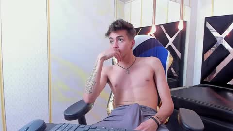 Snapshot of stonne69 chatting on 03.08.25 stonne69 online show from 03.08.25