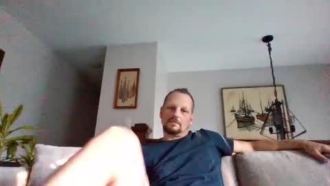 Snapshot of stook4 chatting on 10.06.25 LifestyleMan313 online show from 10.06.25